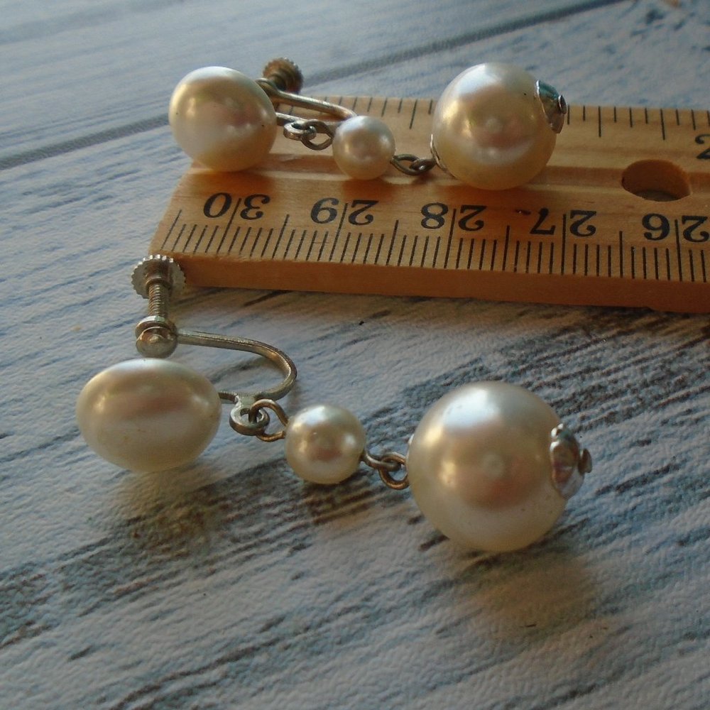 Vintage MCM Japan screwback earrings pearls